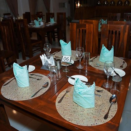 Jkab Park Hotel Тринкомали Экстерьер фото