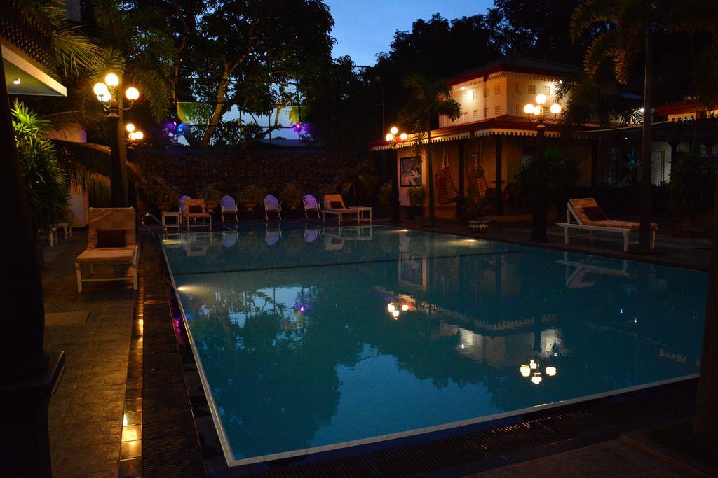 Jkab Park Hotel Тринкомали Экстерьер фото