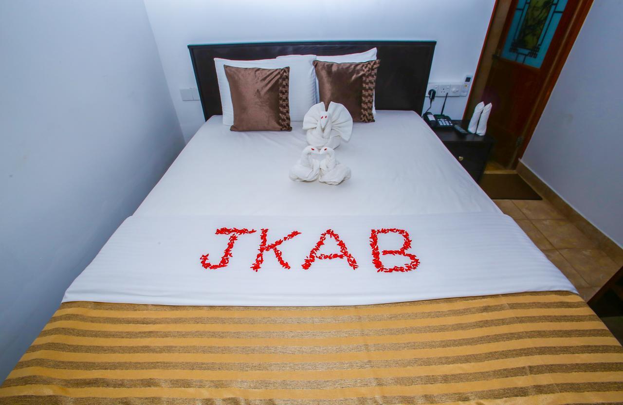 Jkab Park Hotel Тринкомали Экстерьер фото