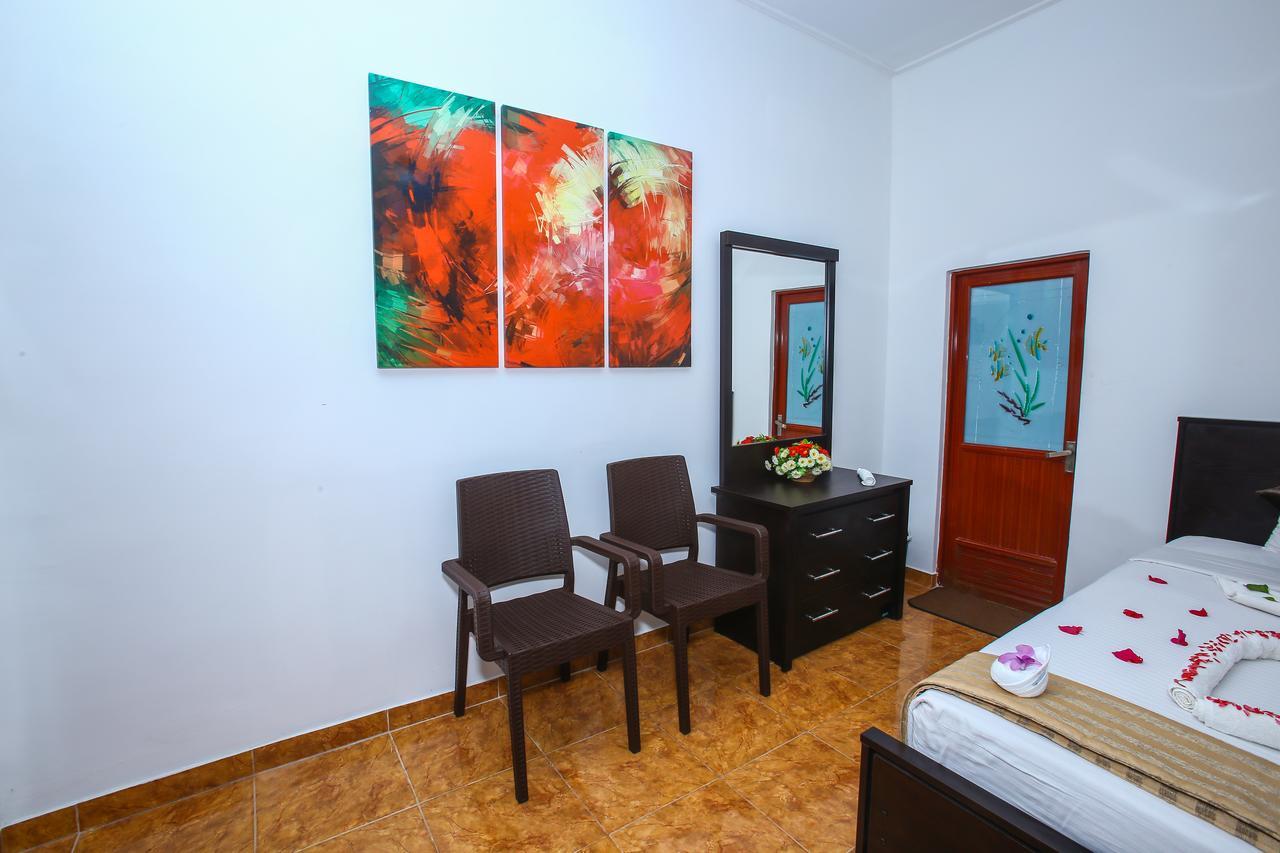Jkab Park Hotel Тринкомали Экстерьер фото