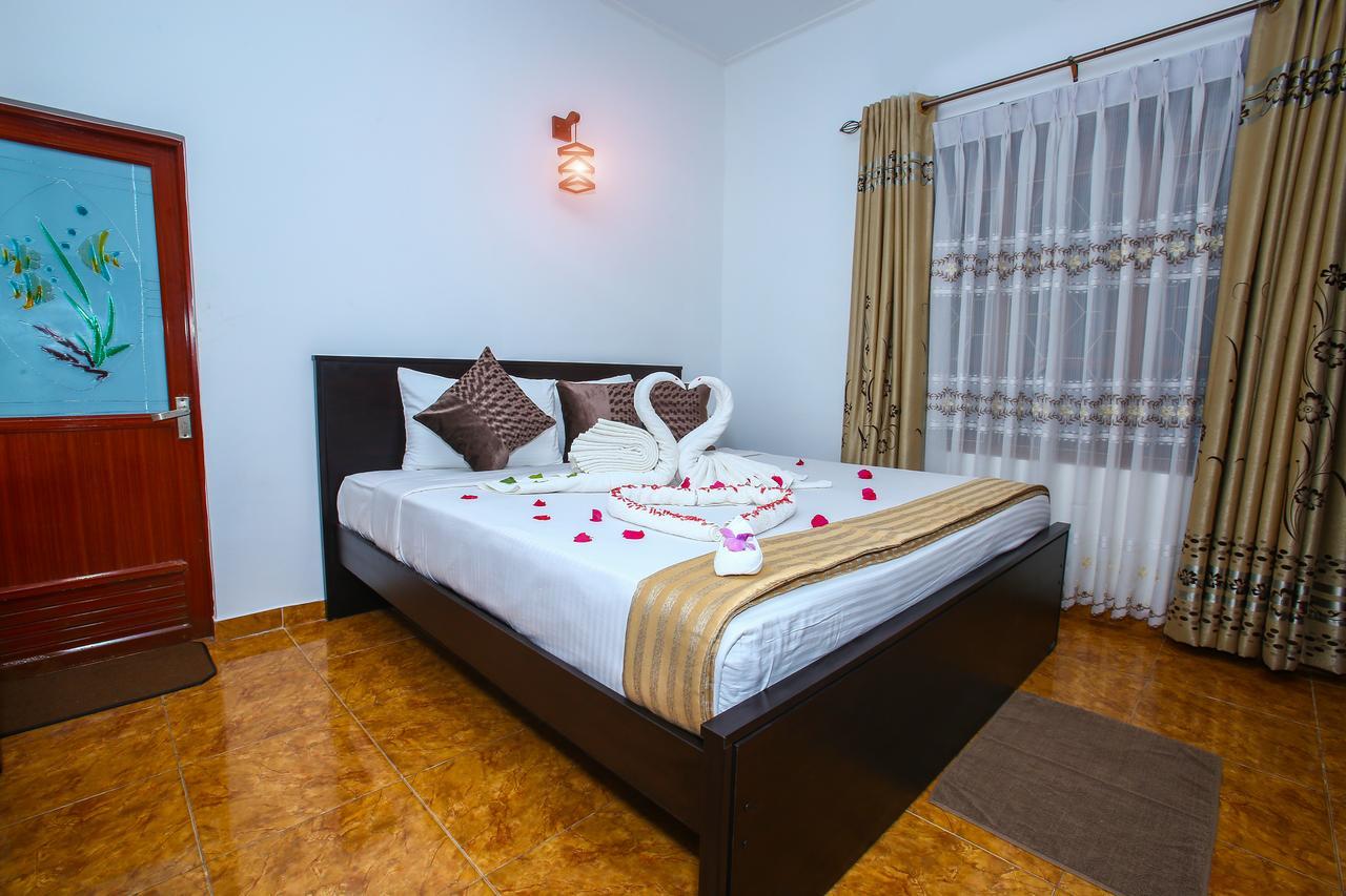 Jkab Park Hotel Тринкомали Экстерьер фото